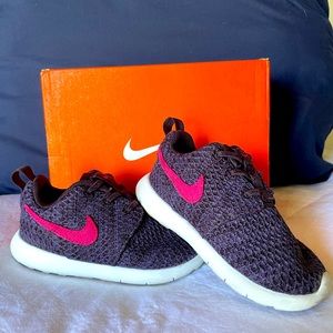 Nike Flyknit Roshe Run Toddler Sneakers
